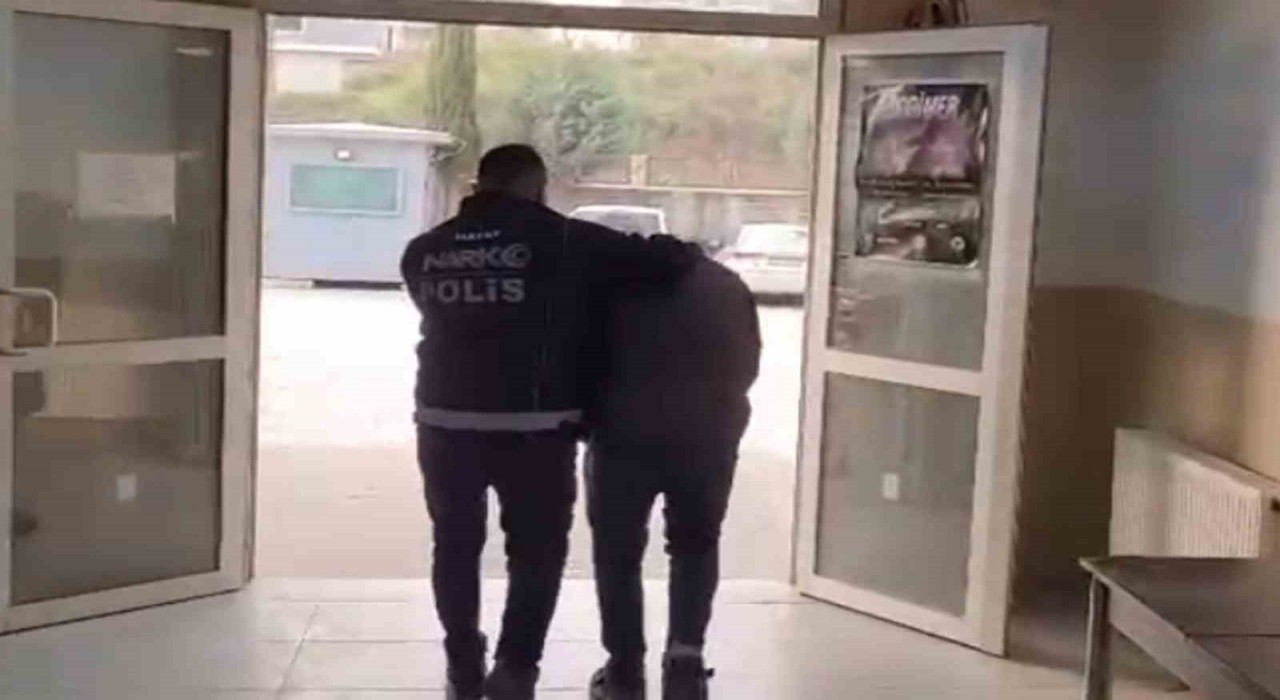 Antakyada uyuşturucu madde suçundan aranan 2 şahıs yakalandı
