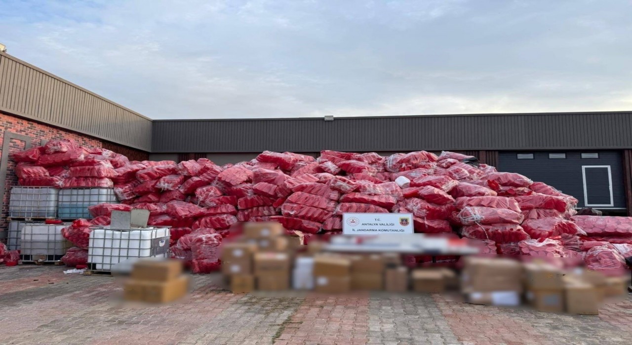 Antalyada kaçak alkol operasyonu: 52 bin litre etil alkol ele geçirildi