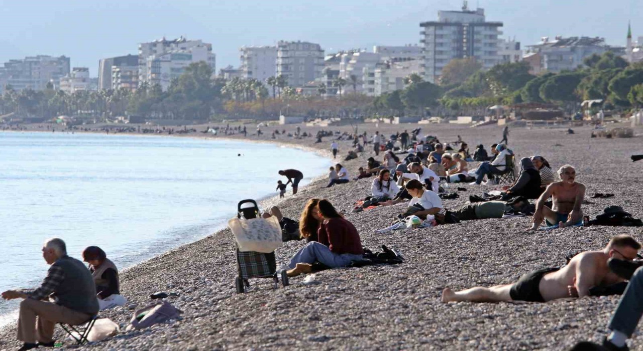 Antalyanın gecesi kış, gündüzü yaz: Akşam soba yaktık, gündüz güneşleniyoruz