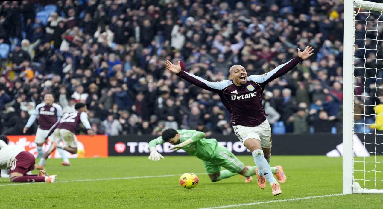 Arsenal, Aston Villa deplasmanında son dakikalarda kaybetti