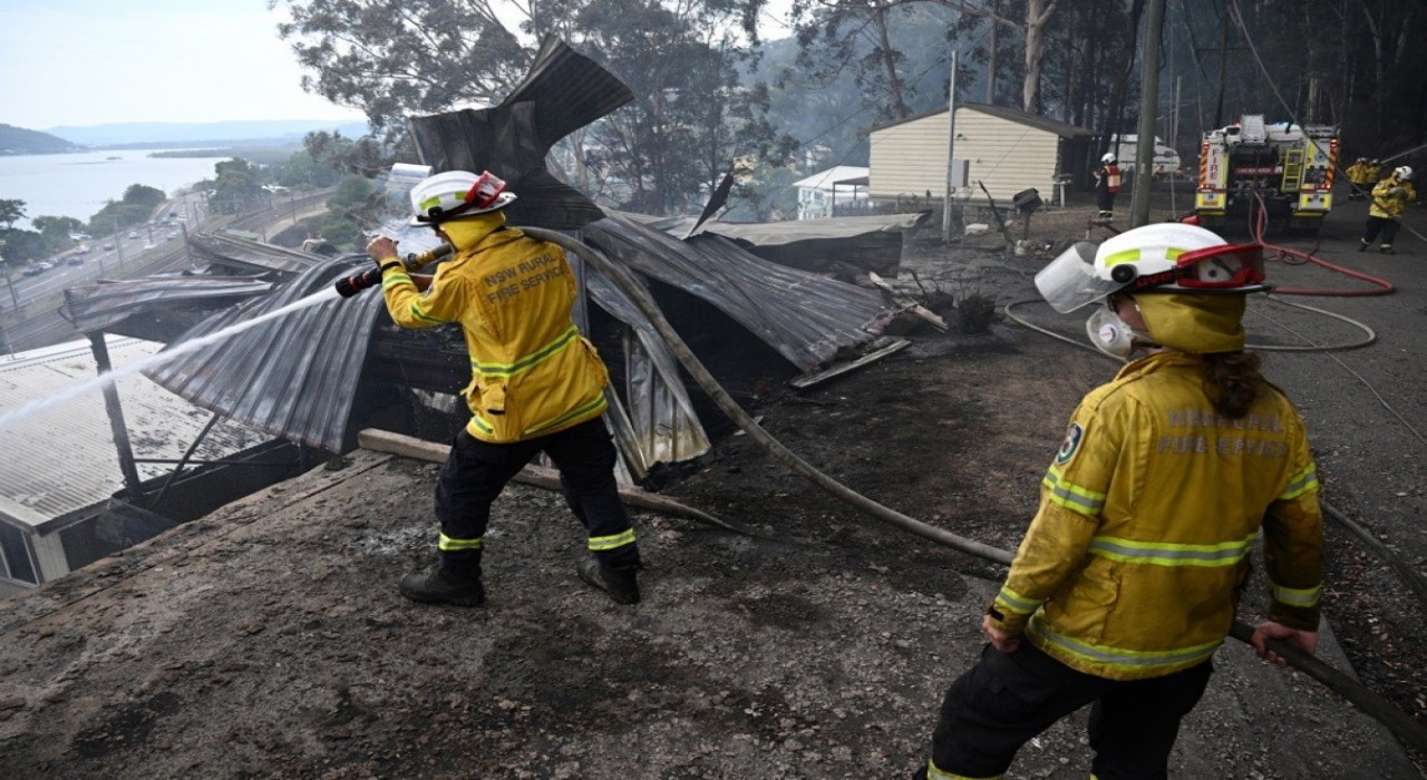 Avustralyada orman yangınları: 16 ev küle döndü
