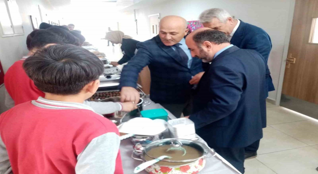 Aydıntepede öğrenciler yöresel lezzetleri tanıttı