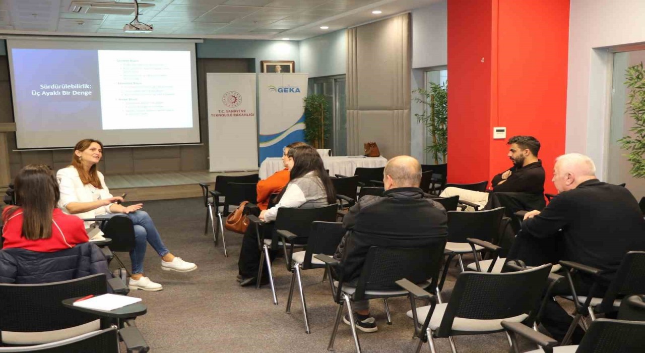 AYTOdan iş dünyasına İletişim ve Markalaşma Eğitimi