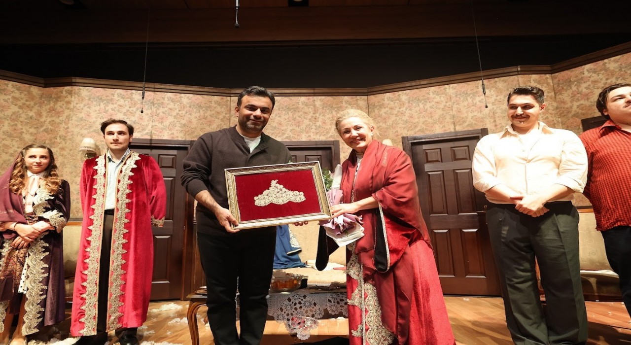 Bağcılar Belediyesinin hazırladığı prömiyer izleyicilerden tam not aldı