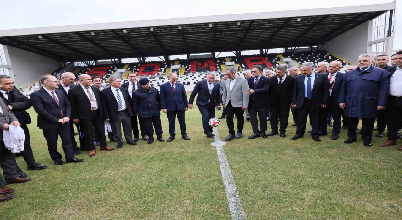 Bakan Bak, Somada stat açılışı yaptı