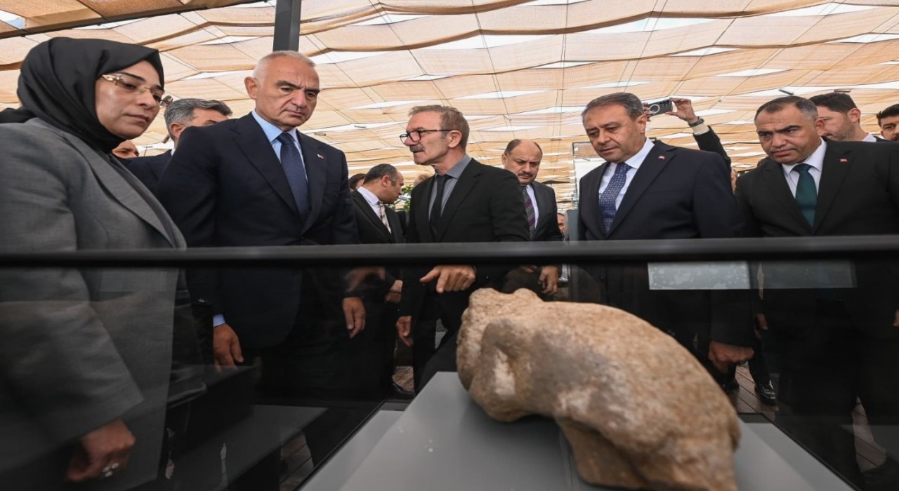 Bakan Ersoy: Taş Tepeler, Anadolunun 12 bin yıl önceki dünyasını görünür kılmaya devam edecek