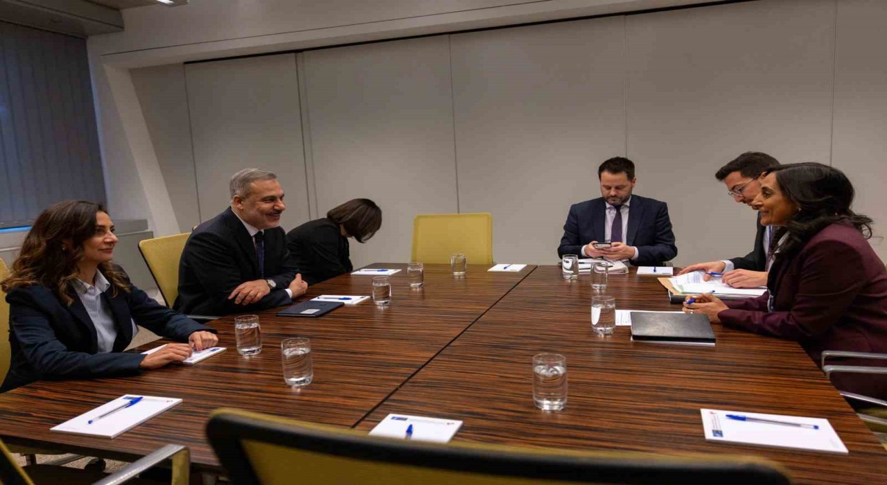 Bakan Fidan, Brükselde Kanada Dışişleri Bakanı Anand ile görüştü