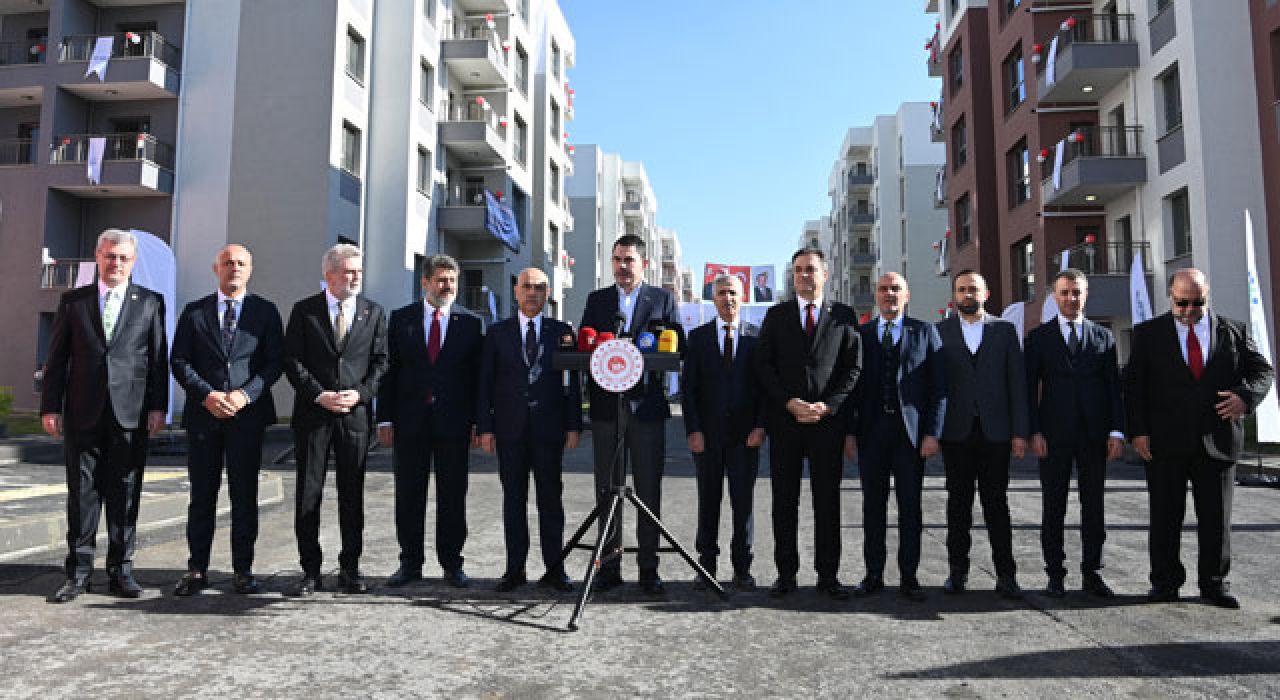 Bakan Kurum Kahramanmaraş’ta Deprem Konutlarını İnceledi