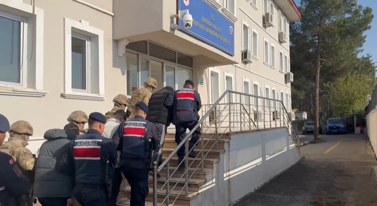 Bakan Yerlikaya: Yasa dışı bahis suçuna yönelik operasyonlarda 42 şüpheliyi yakaladık, 27si tutuklandı