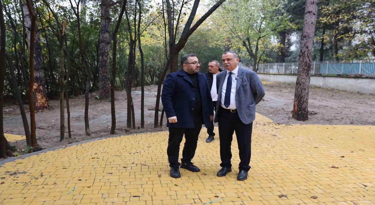 Başkan Balaban Emekli Kafede çalışmaları yerinde inceledi