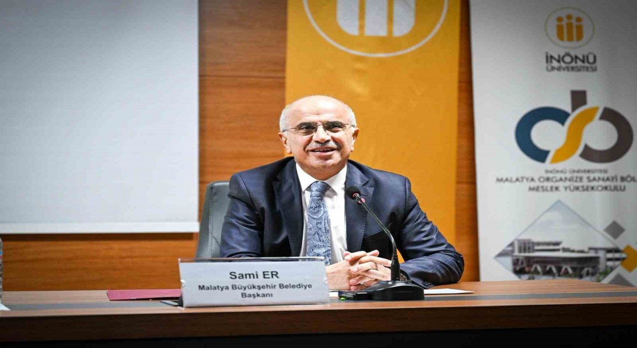 Başkan Er, üniversite öğrencileriyle bir araya geldi: Şehir 12 ayda ayağa kalktı