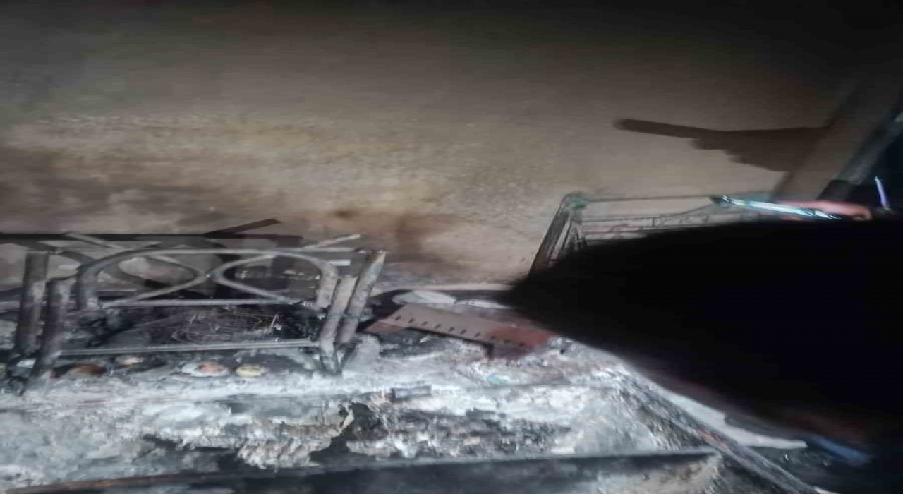 Batmanda apartman boşluğunda çıkan yangın söndürüldü