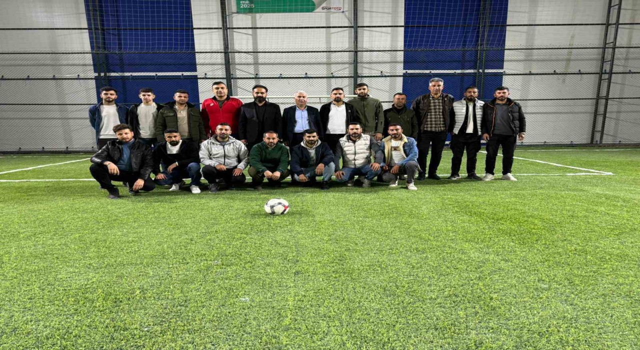 Batmanda beldede yaşayan gençler futbol turnuvasında eğlenerek altın kazanacak