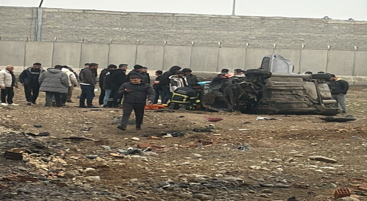 Batmanda otomobil takla attı: 2 yaralı