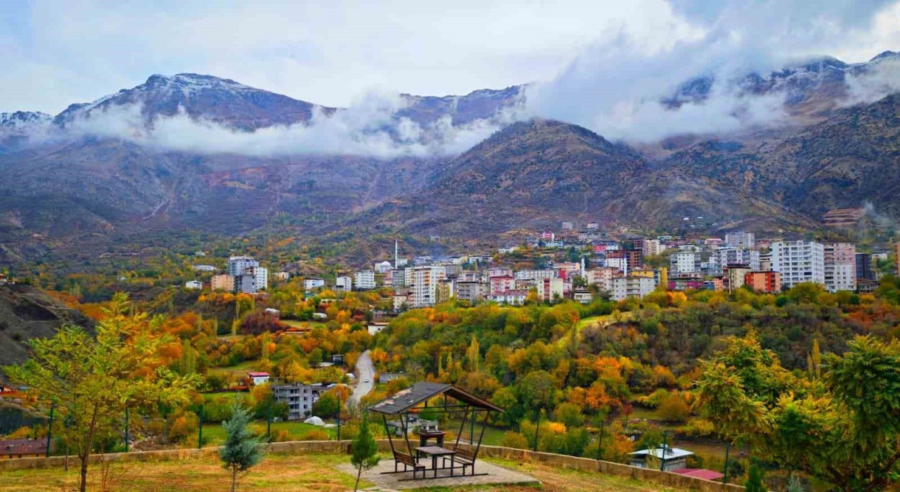 Batmanda yaşanan renk cümbüşü kamerada