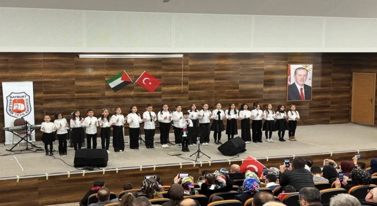 Bayburtta Filistine destek için dayanışma konseri düzenlendi