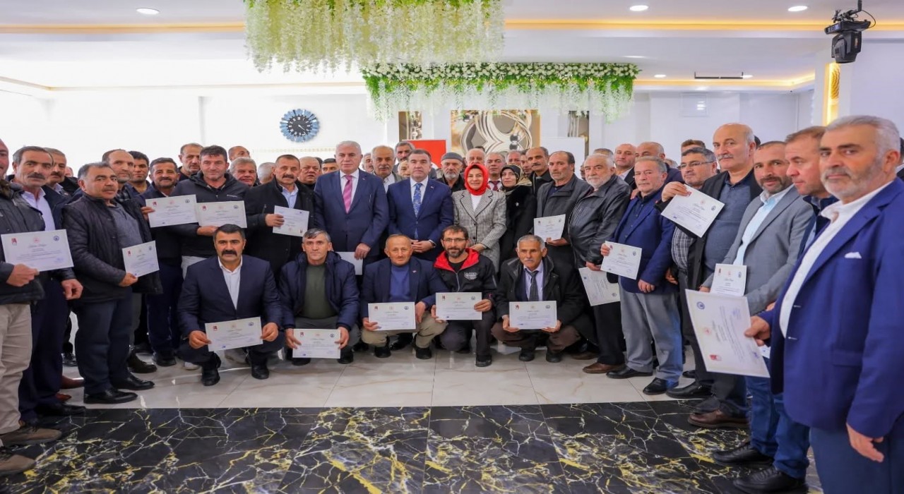 Bayburtta Muhtarlar Akademisi eğitimleri tamamlandı