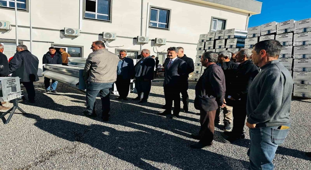 Besnide 84 yetiştiriciye otomatik yemlik dağıtıldı