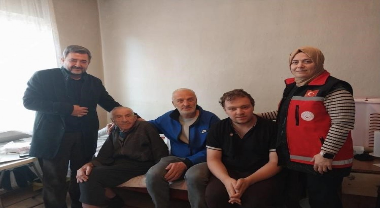 Bilecikte 5 kuşaktır bir arada yaşayan aileye ziyaret
