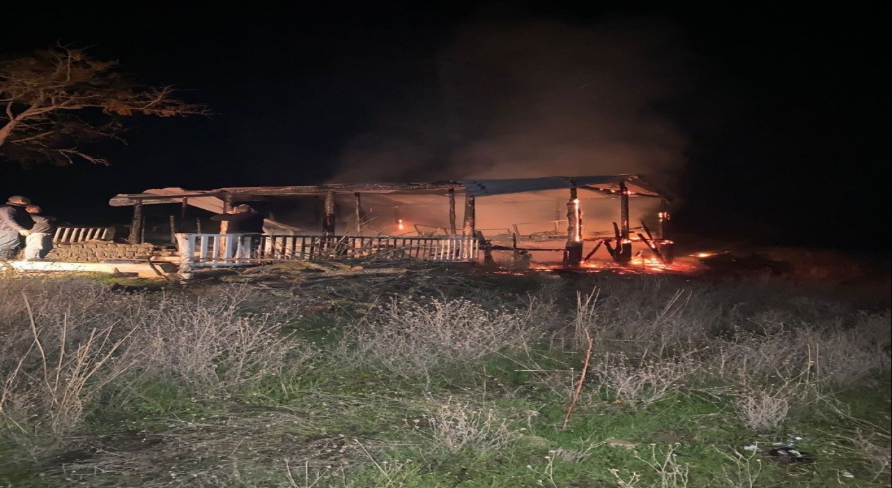 Bilecikte benzinle mangal yakma girişimi bağ evini küle çevirdi