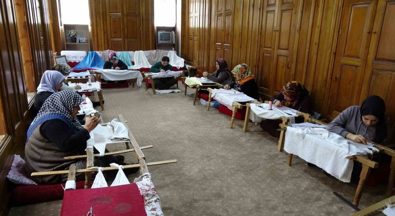 Binbir emekle yapılan Antep İşi Nakış UNESCO tarafından tescillendi