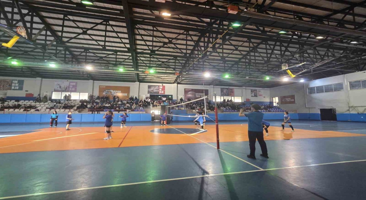 Bitliste ‘Okul Sporları Voleybol İl Şampiyonası başladı