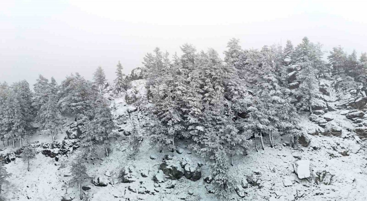 Bolunun yükseklerinde kar yağışı etkili oluyor