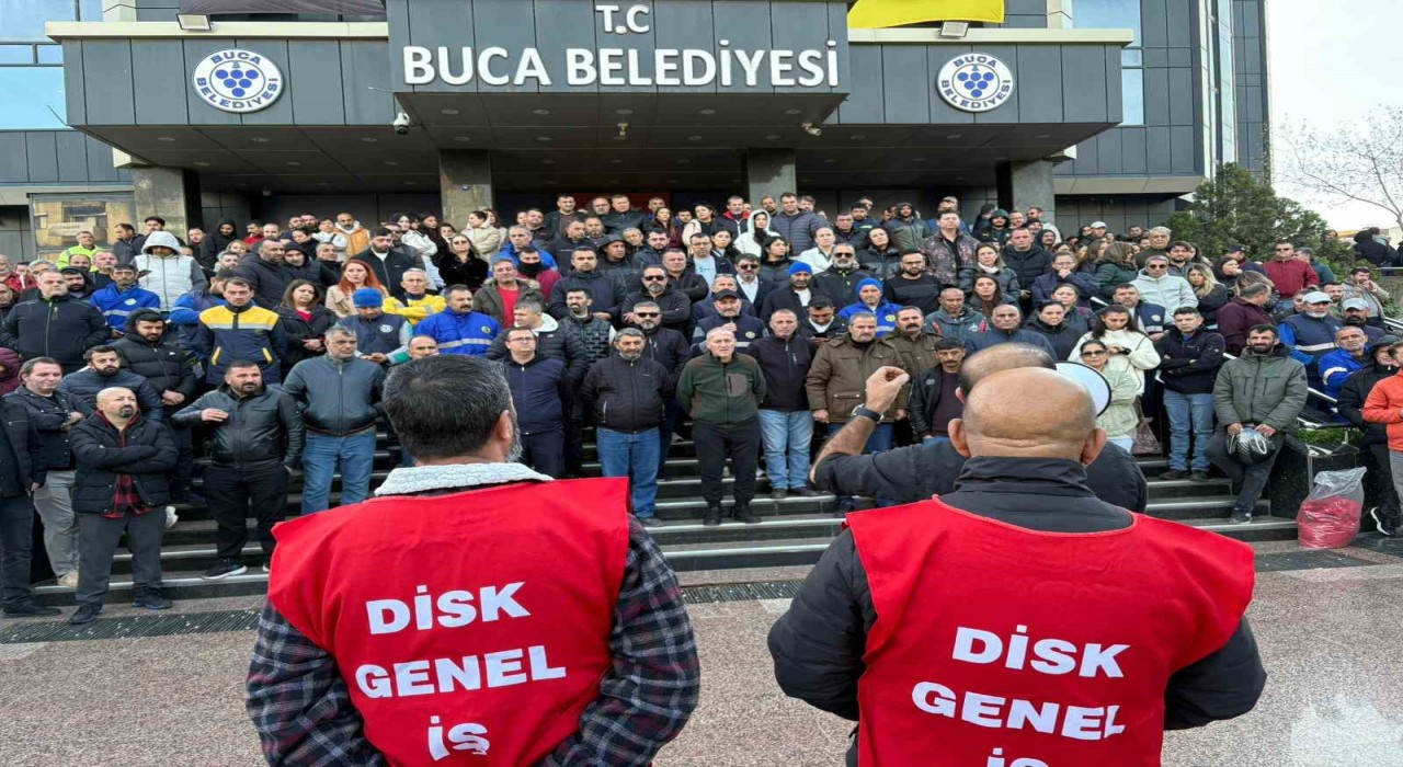 Buca Belediyesinde işçiler yeniden iş bıraktı, çöpler birikmeye başladı