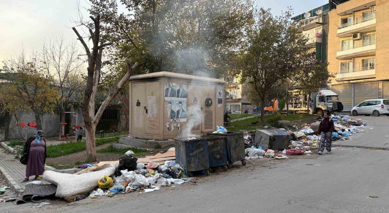 Bucada park manzaralı çöp dağları