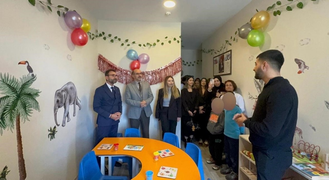 Burhaniye Uygulamalı Bilimler Fakültesinden özel çocuklara oyun alanı desteği