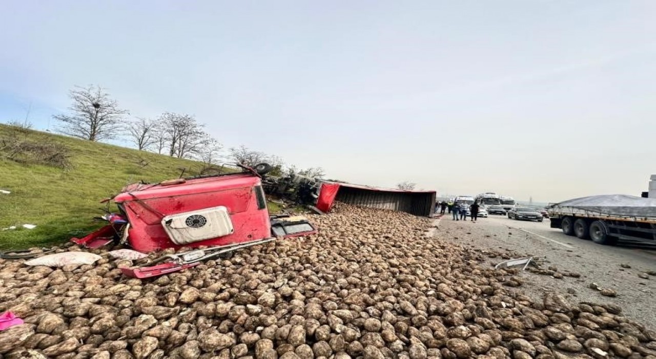 Bursadaki tır kazasında acı haber: 1 ölü, 3 yaralı