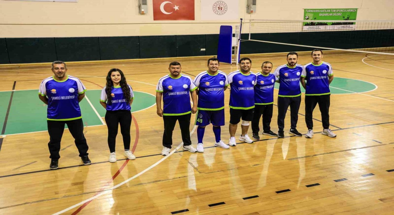 Çamelide Kurumlar-Mahalleler Arası Voleybol Turnuvası başladı