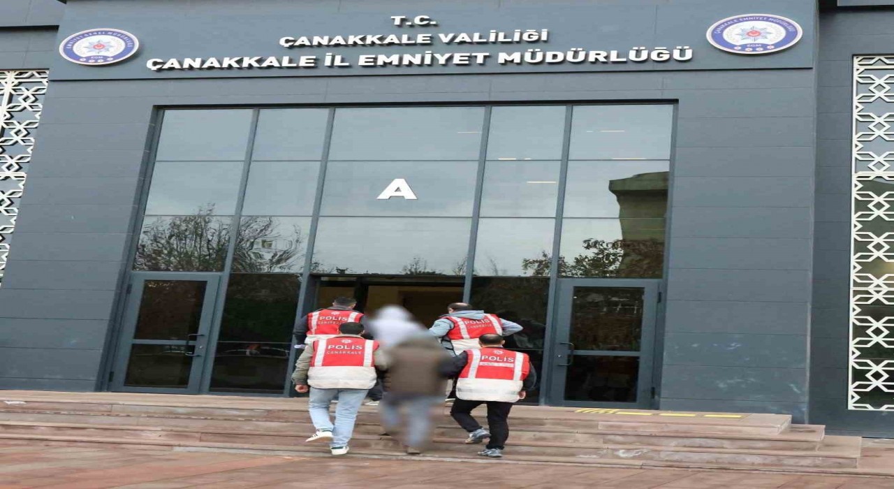 Çanakkalede kuyumcuyu soymaya kalkışan 2 şüpheli tutuklandı