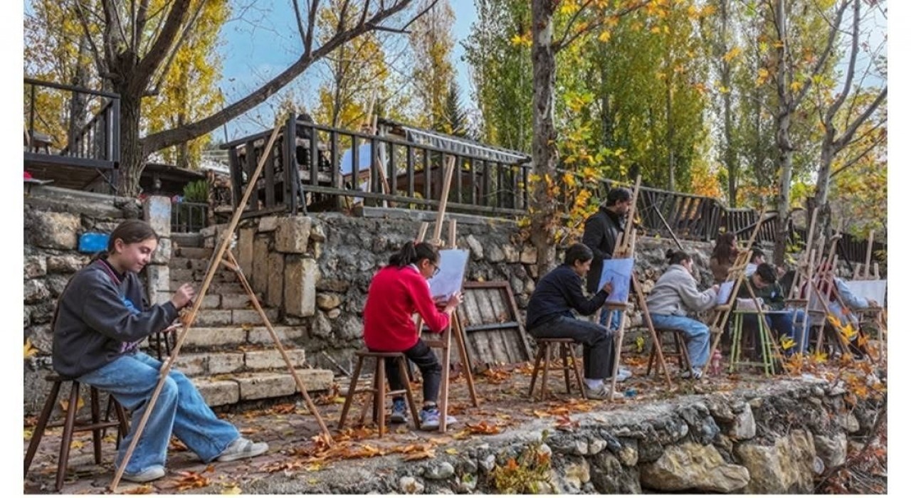 Çermikte öğrenciler tarihi ve doğayı tuvale taşıyor