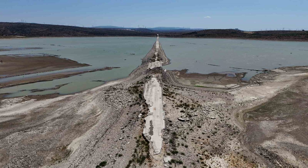 Çeşmede rekor yağışa rağmen Kutlu Aktaş Barajında doluluk yüzde 1in altında