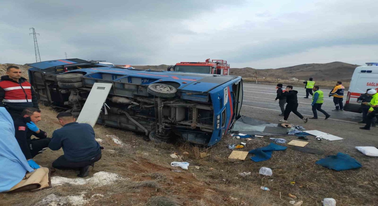 Cezaevi nakil aracı devrildi, aralarında mahkûmların da bulunduğu 5 kişi yaralandı