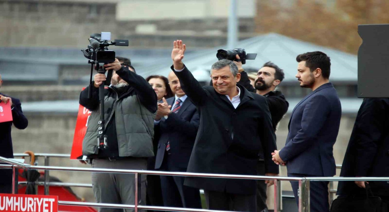 CHP Genel Başkanı Özel: Asgari ücret veren için 29, alan için 39 bin lira olmalı