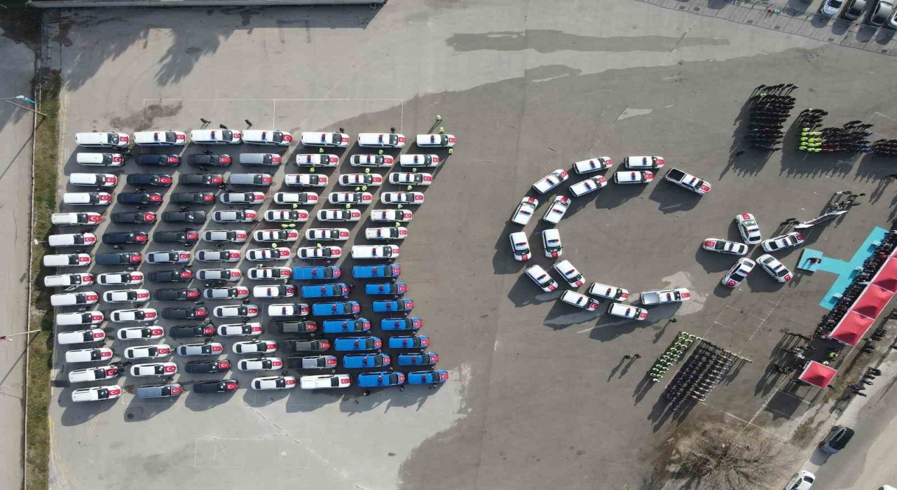 Çorumda jandarma ve emniyete tahsis edilen 123 yeni araç törenle teslim edildi