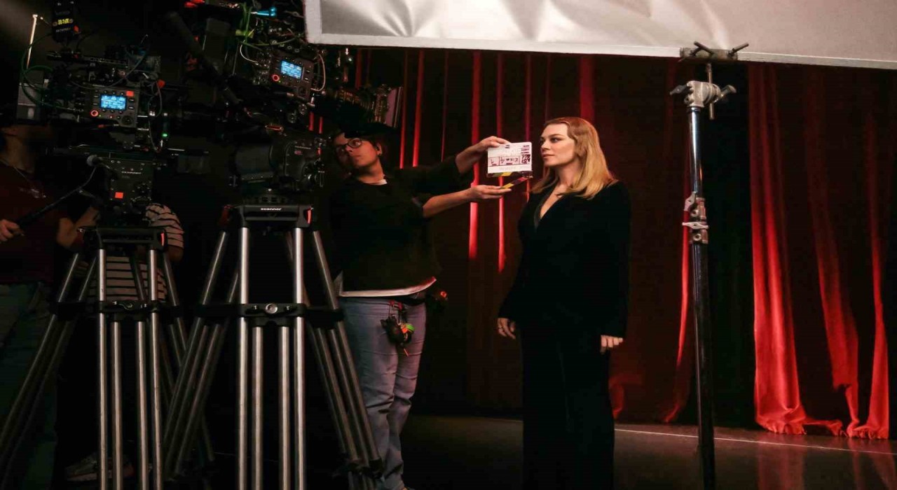 Demet Evgârdan Vodafone Kırmızı Işık uygulamasıyla şiddete dur çağrısı