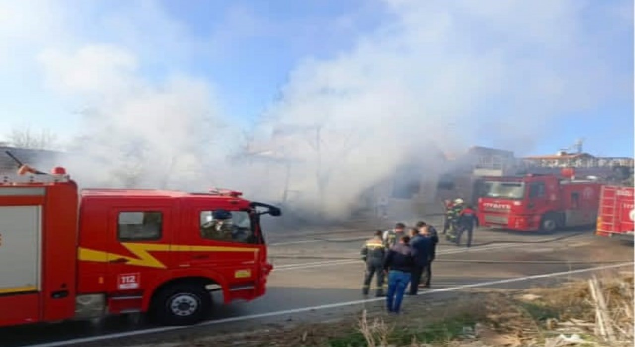 Denizlide iş yerinde çıkan yangın korkuya neden oldu