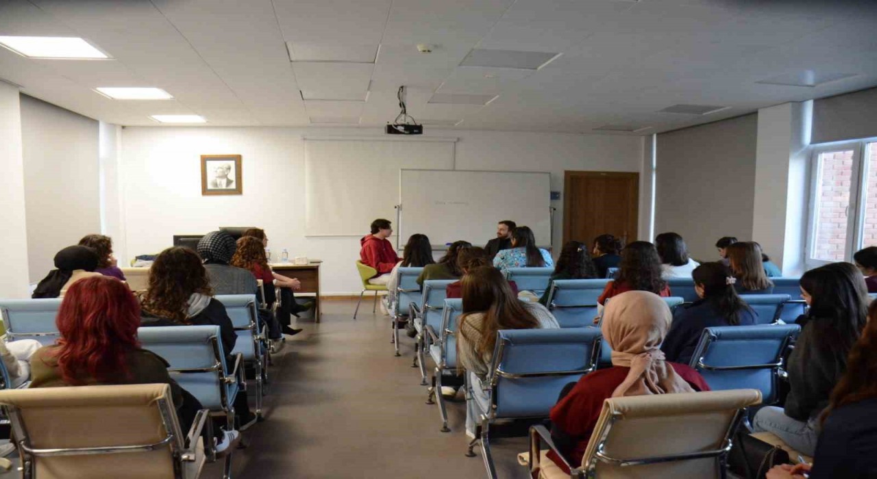 DİLKOMda Otizm Perspektifinden Dil ve Konuşma Terapisi söyleyişi