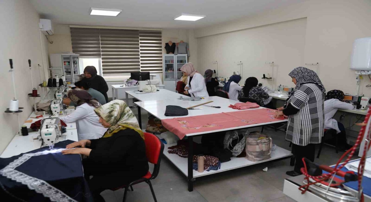 DİSMEKte müzikten tekstile 15 branşta eğitim