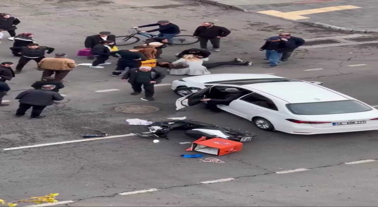 Diyarbakırda otomobilin çarptığı motosikletli kurye yaralandı