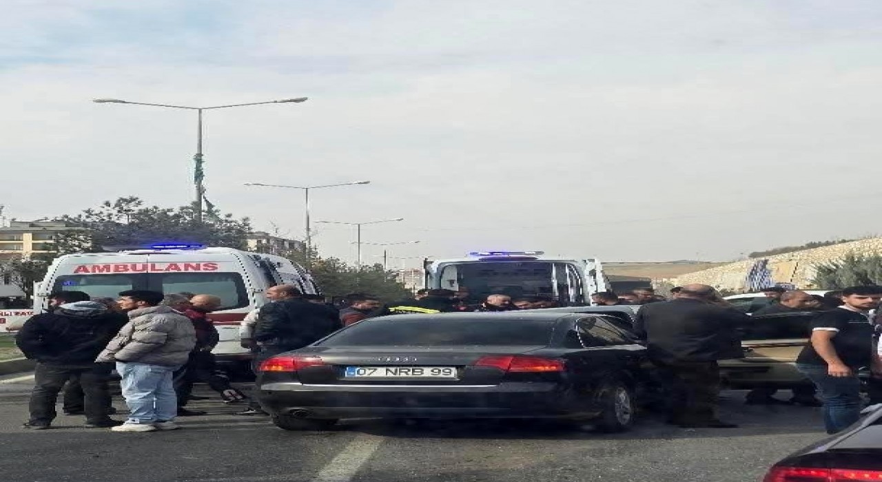 Diyarbakırda otomobiller çarpıştı: 4 yaralı