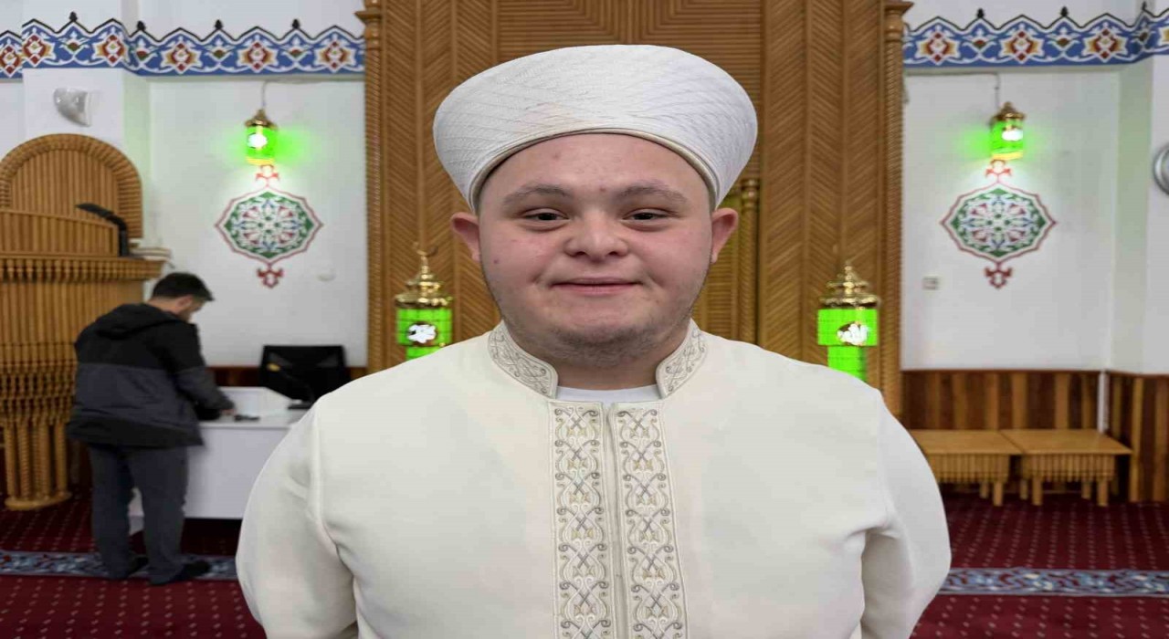 Down sendromlu Fıratın camideki vaazı ilgi gördü