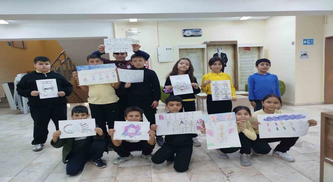 Dünya İnsan Hakları Gününde öğrencilerden farkındalık etkinliği
