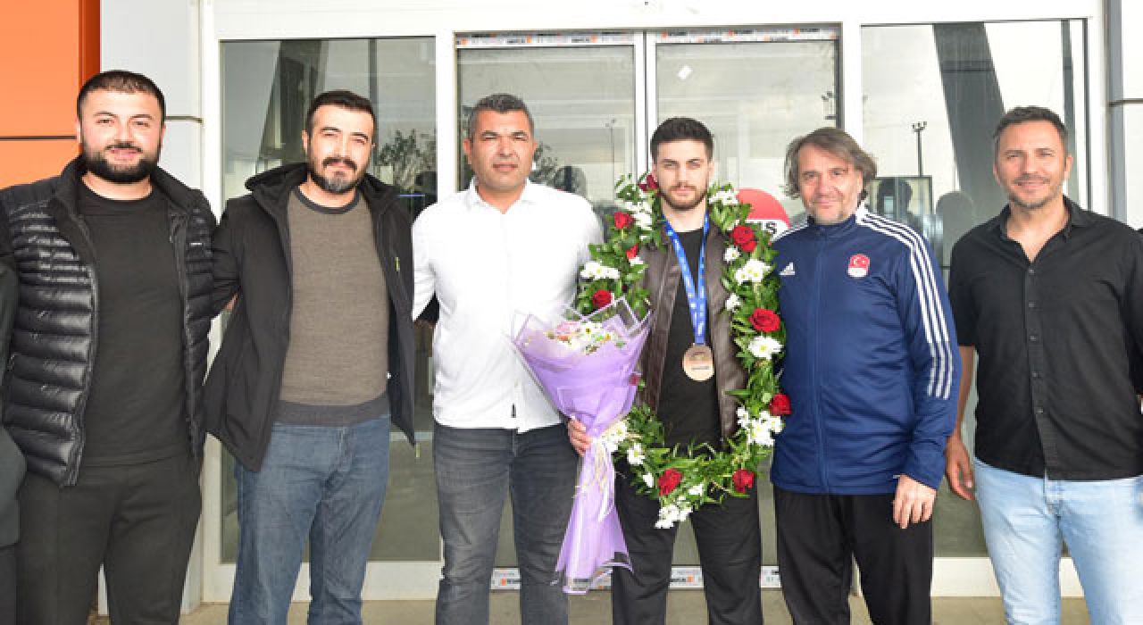 Dünya Üçüncüsü Ferit Özdemir Osmaniye’de Coşkuyla Karşılandı