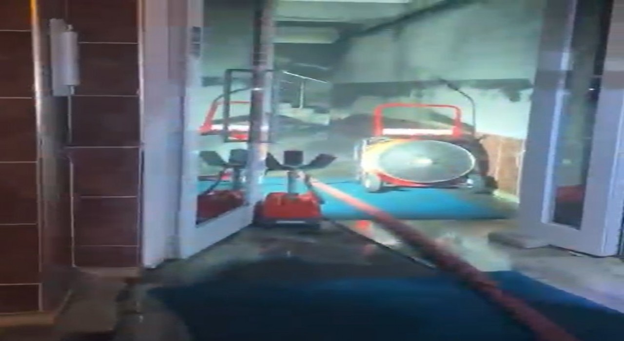 Düzcede apartmanda çıkan yangında 1 kişi dumandan etkilendi