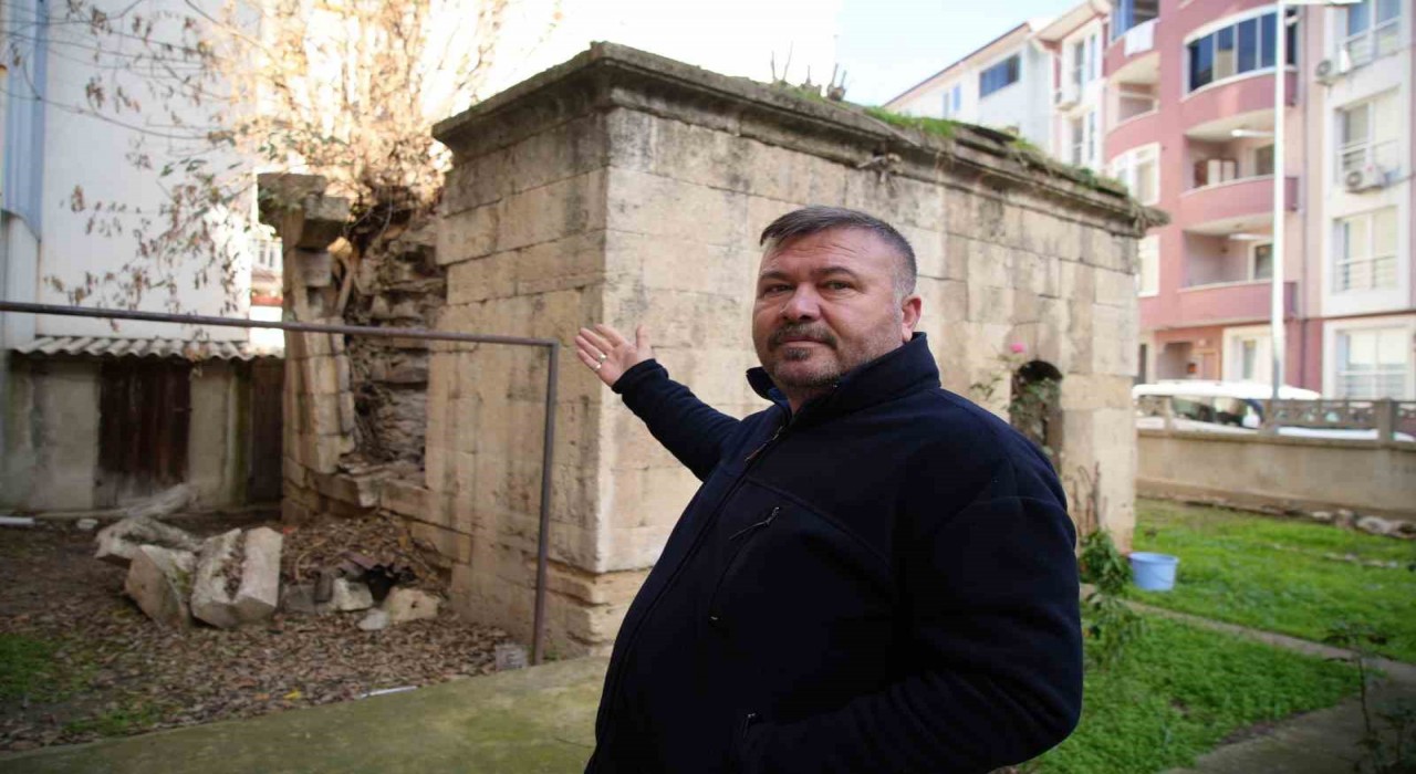 Edirnede tarihi türbe restore edilmeyi bekliyor