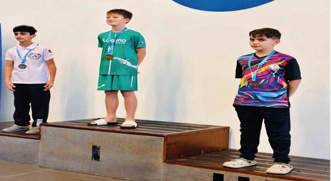 Elazığ paletli yüzme yarışlarında dünya 3.sü oldu